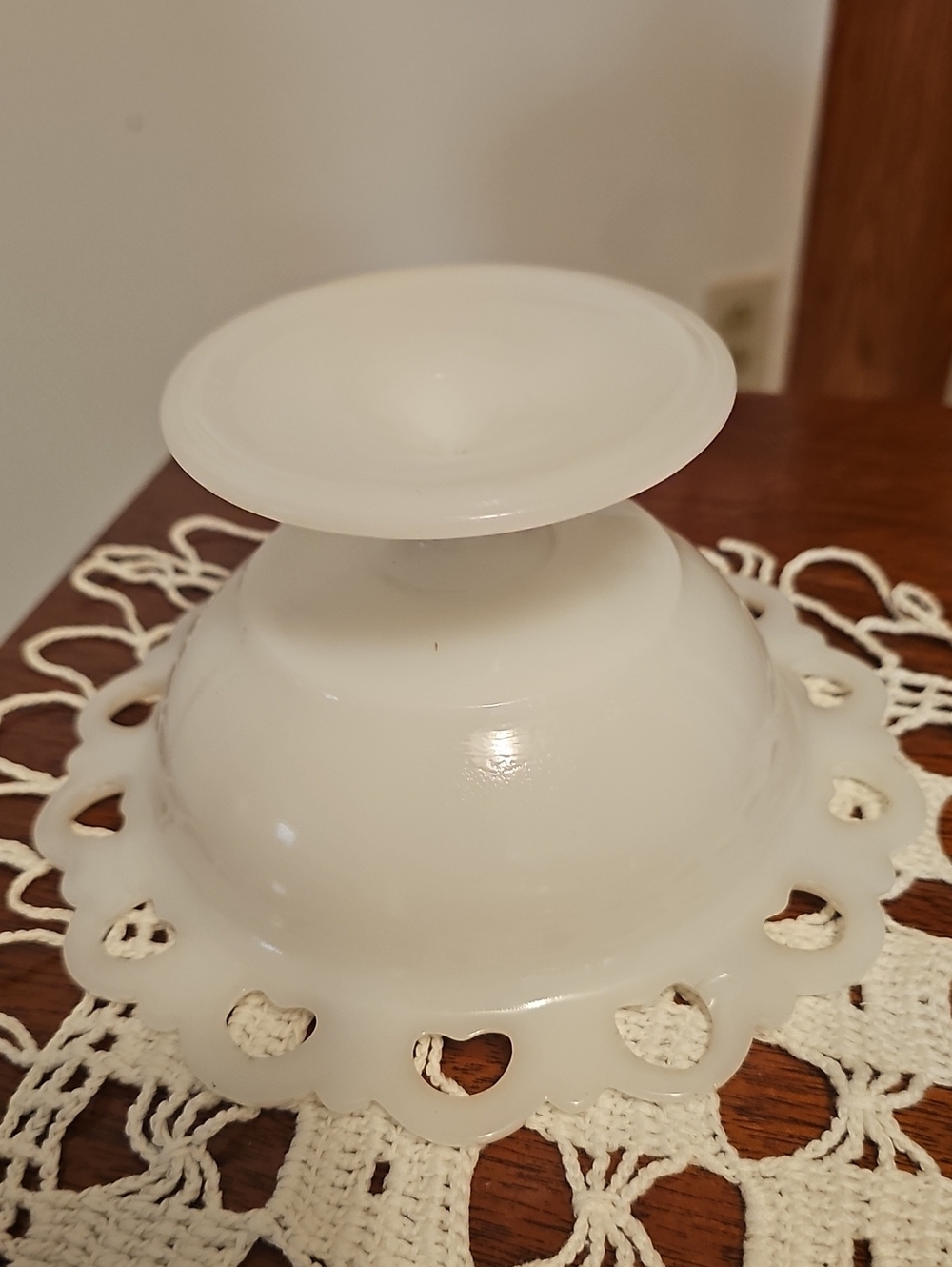 Anchor Hocking "Old Colony" Lace Edge Candy Dish - Picture 5 of 9